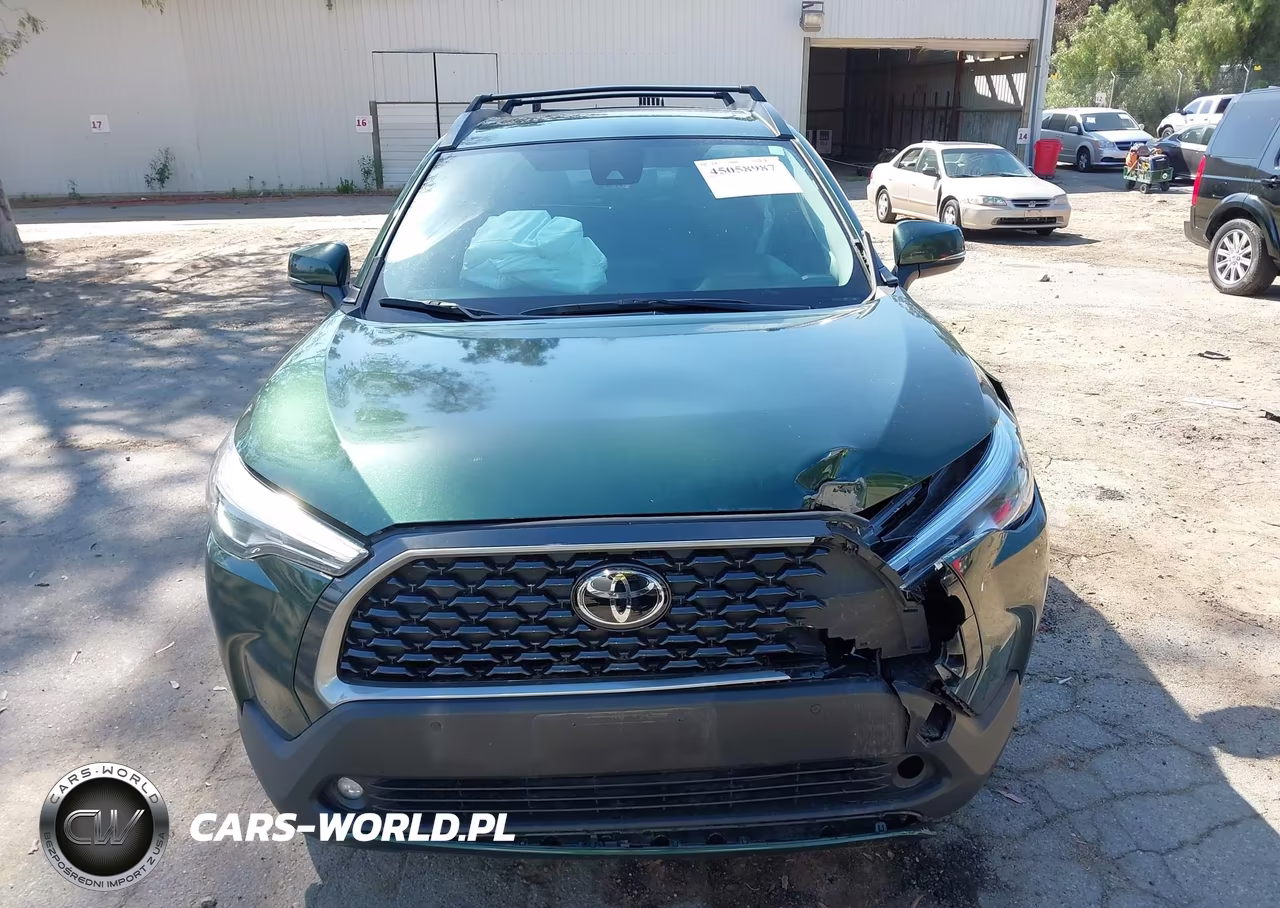 2022 Toyota Corolla Cross Xle VIN:7MUDAAAG1NV021210 - 11