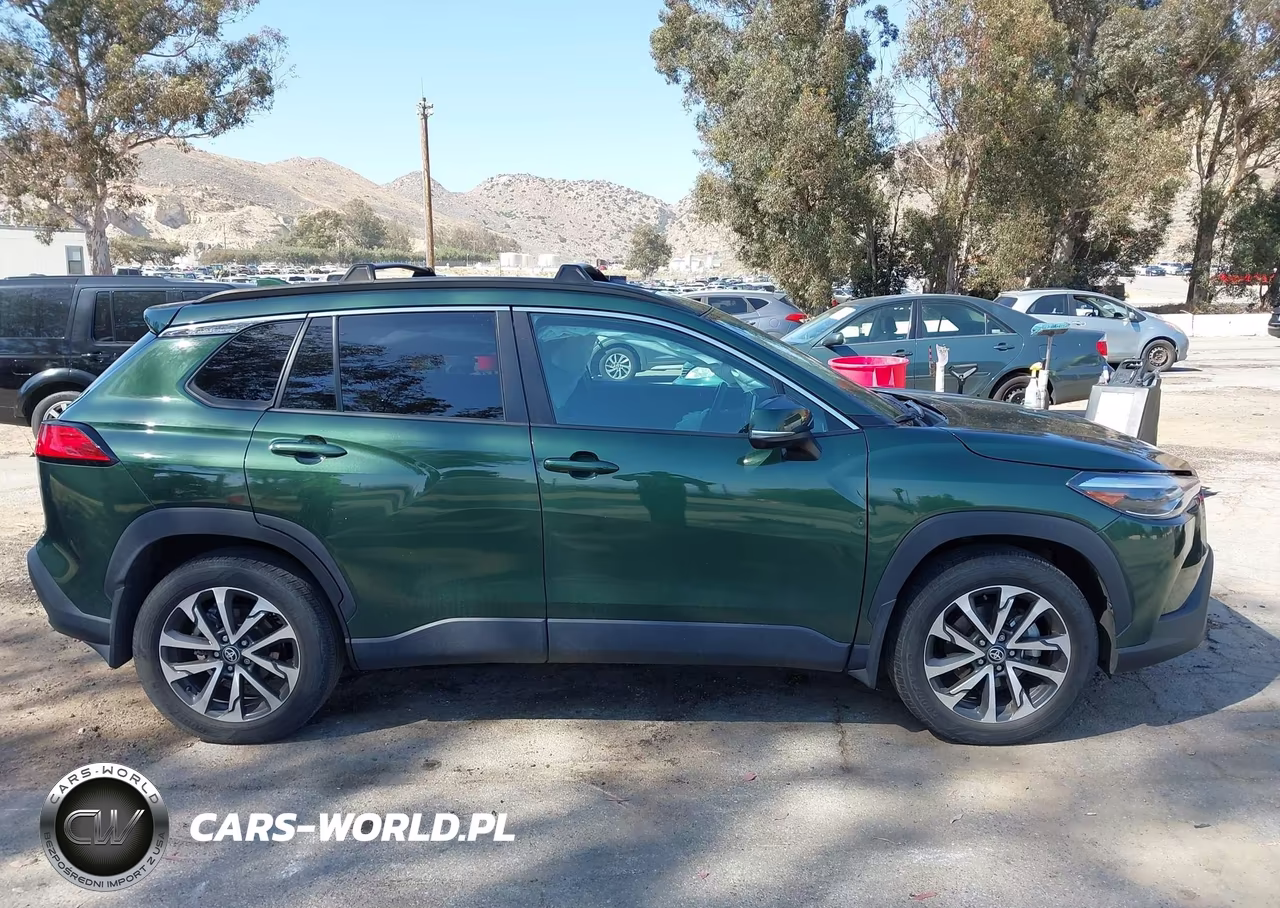 2022 Toyota Corolla Cross Xle VIN:7MUDAAAG1NV021210 - 12