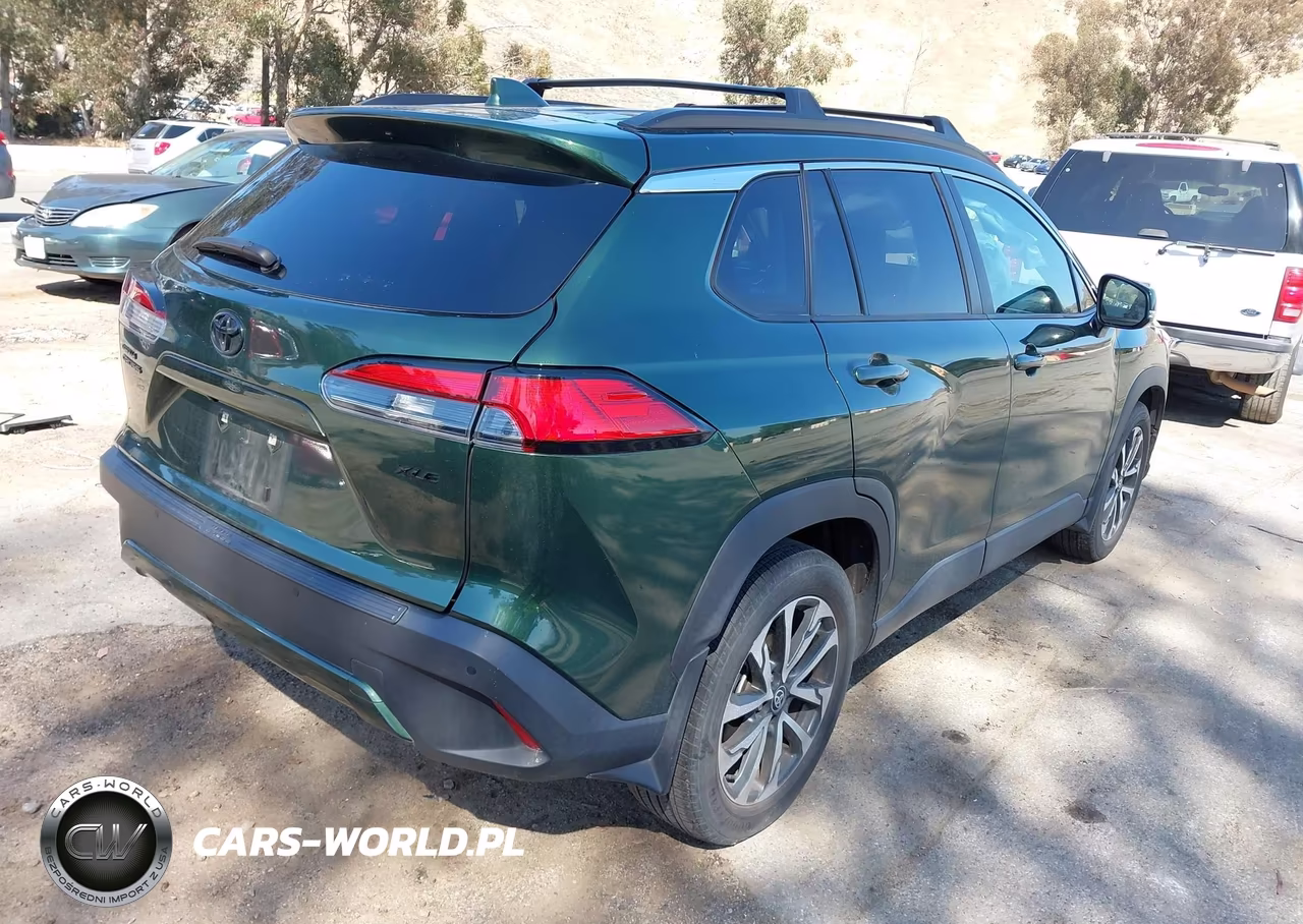 2022 Toyota Corolla Cross Xle VIN:7MUDAAAG1NV021210 - 4