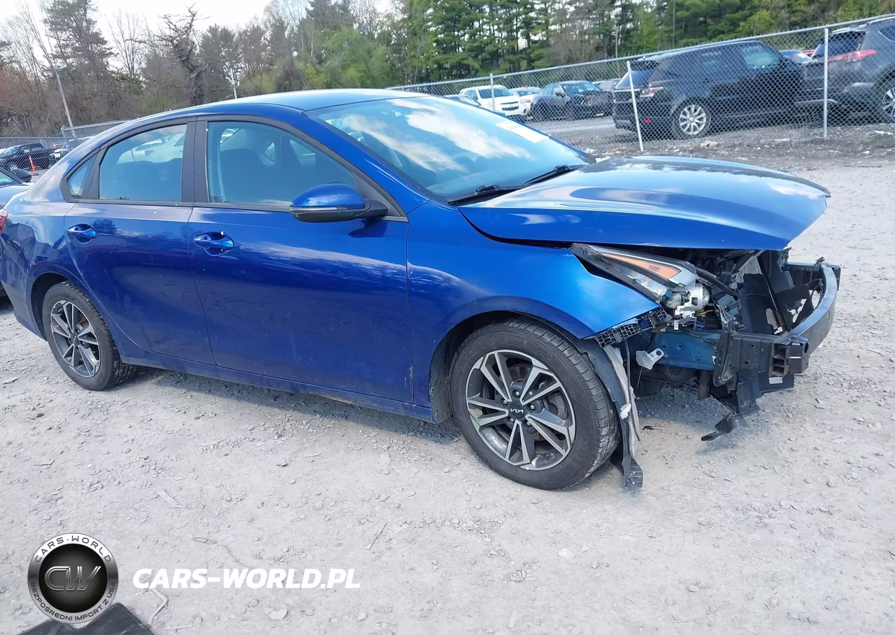 2023 Kia Forte Lxs – zdjęcie 1 z 16