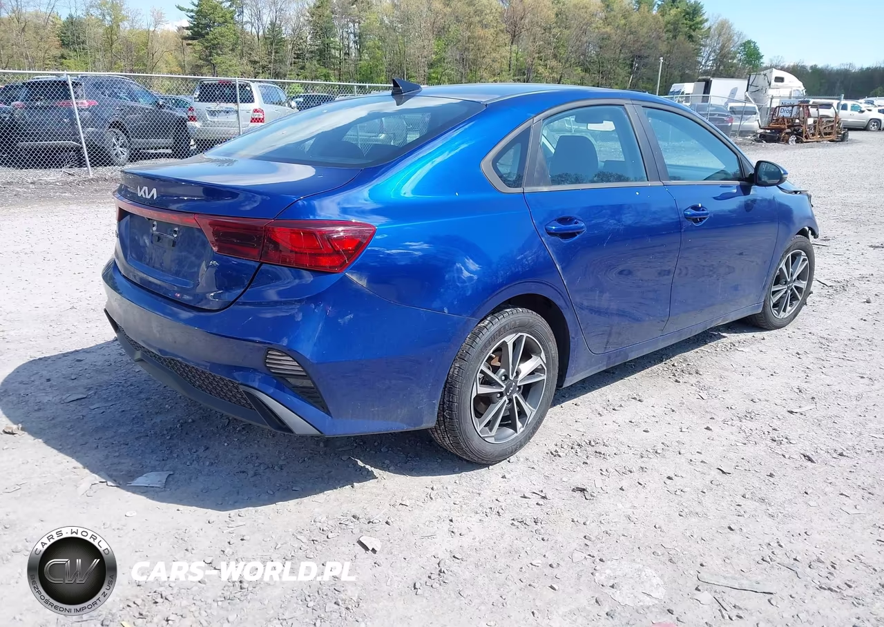 2023 Kia Forte Lxs VIN:3KPF24AD3PE694374 - 4