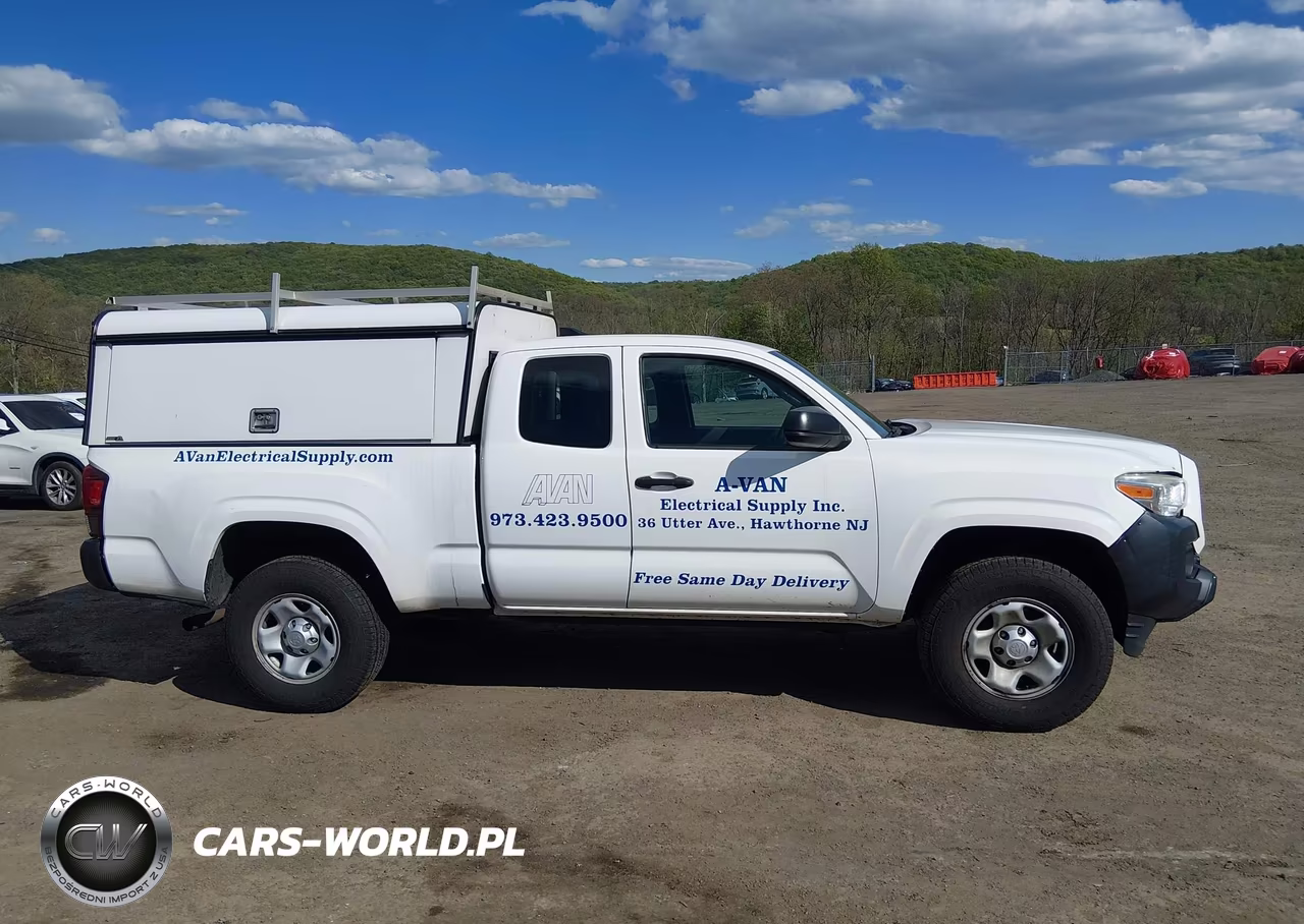 2018 Toyota Tacoma Sr VIN:5TFRX5GN0JX111562 - 13
