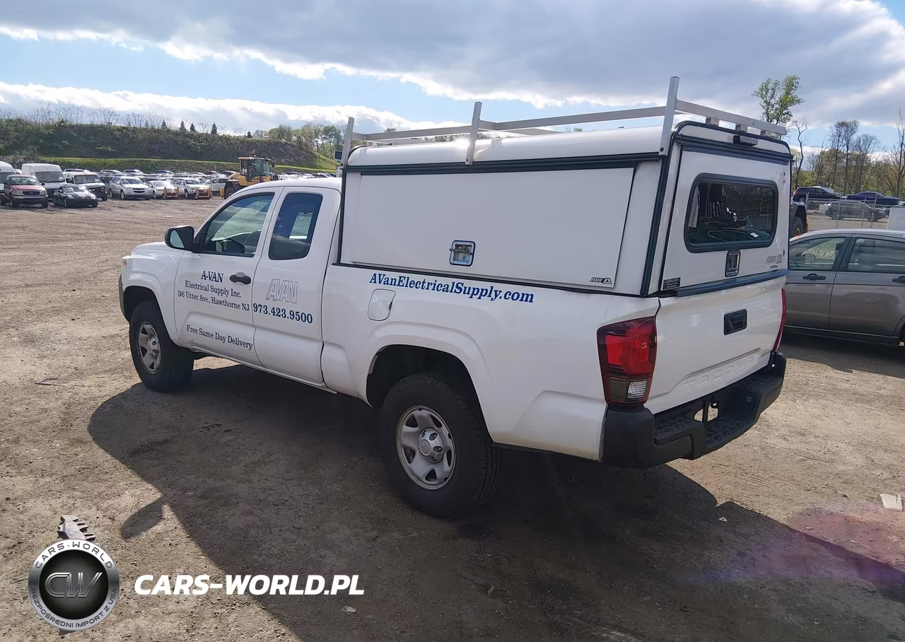 2018 Toyota Tacoma Sr VIN:5TFRX5GN0JX111562 - 3