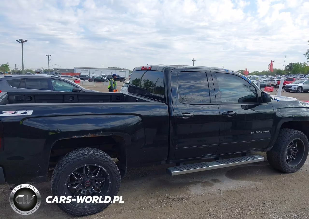 2018 Chevrolet Silverado 1500 2Lt VIN:1GCVKREH6JZ130106 - 13