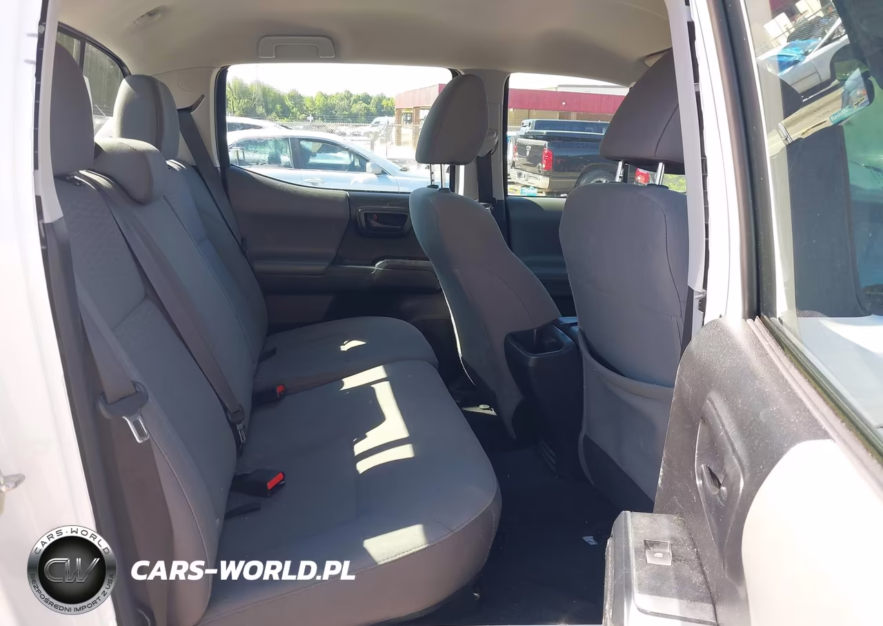 2018 Toyota Tacoma Sr VIN:5TFAX5GN9JX122475 - 8