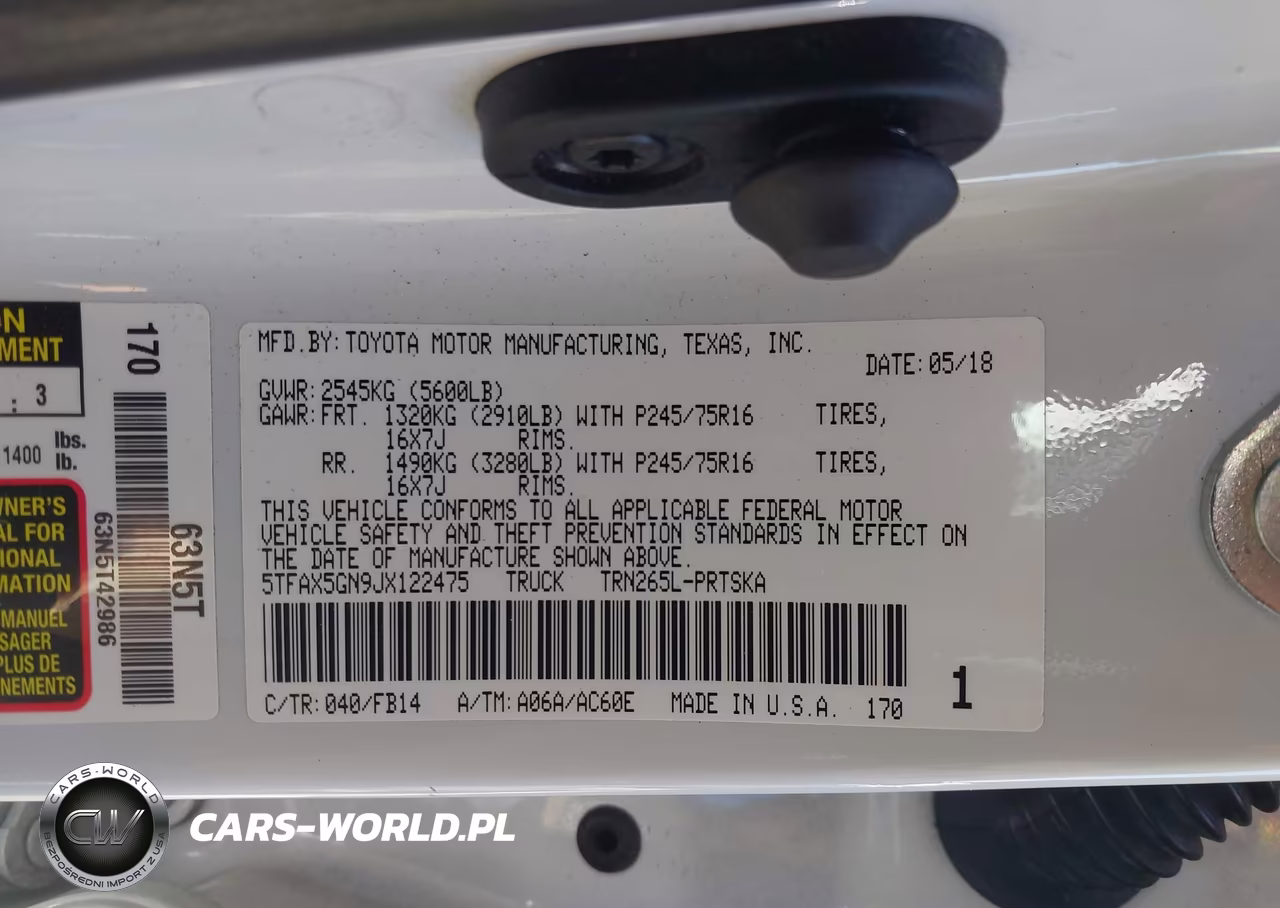 2018 Toyota Tacoma Sr VIN:5TFAX5GN9JX122475 - 9