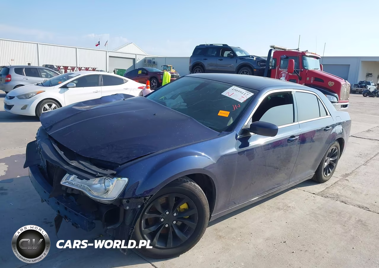 2015 Chrysler 300 Limited VIN:2C3CCAAG2FH921957 - 2