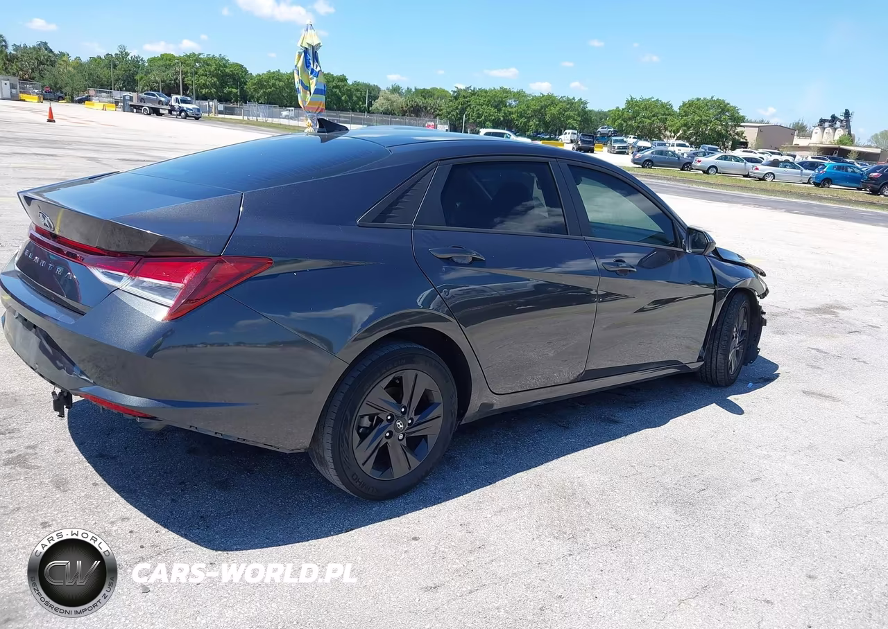 2021 Hyundai Elantra Sel VIN:5NPLM4AG0MH002103 - 4