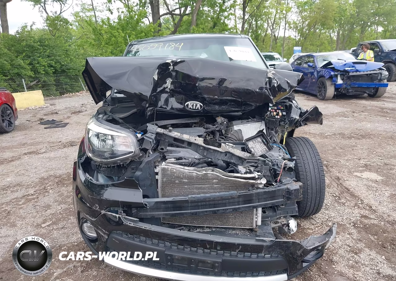 2018 Kia Soul + VIN:KNDJP3A56J7550274 - 13