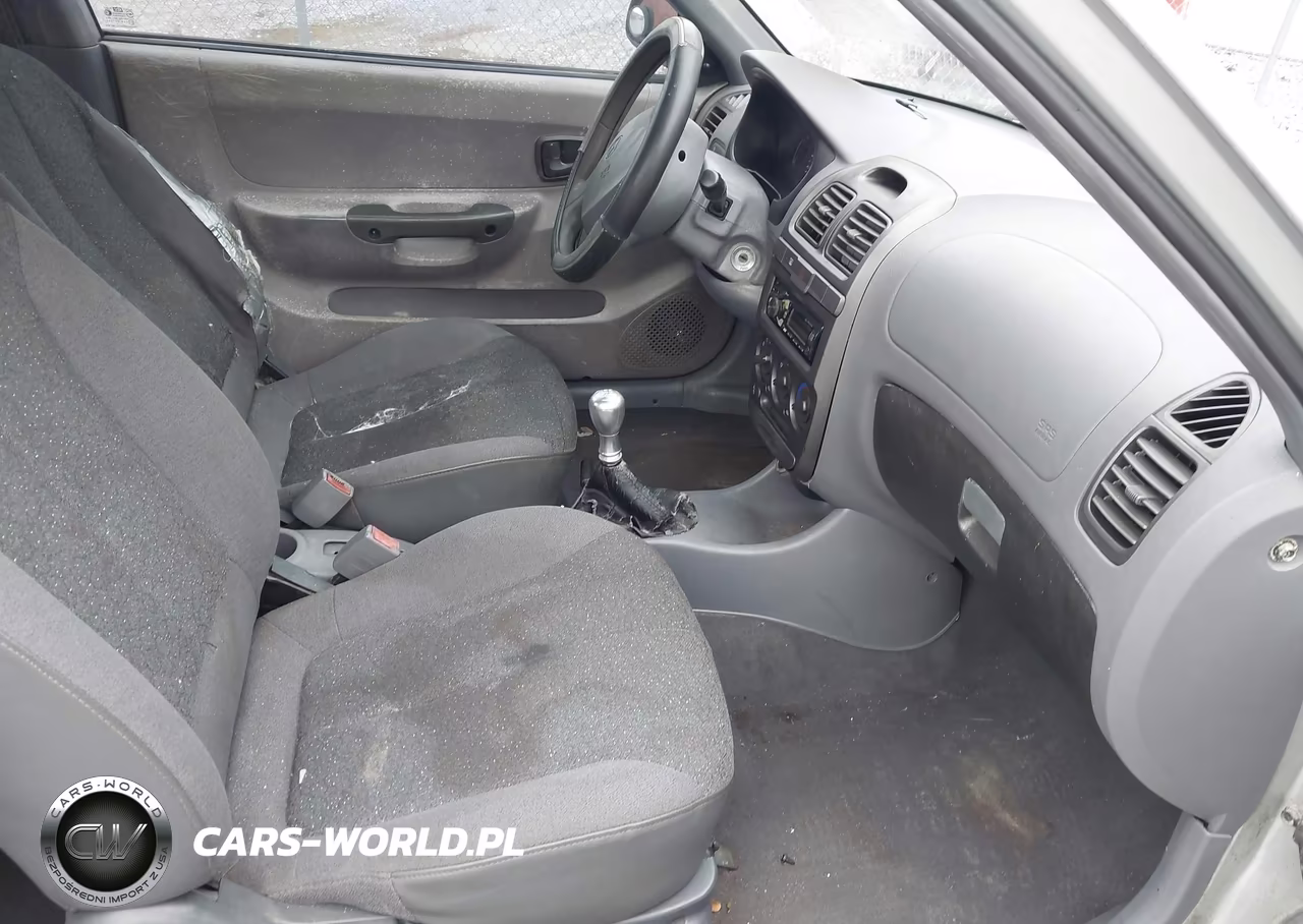 2002 Hyundai Accent L VIN:KMHCF35G92U167158 - 5