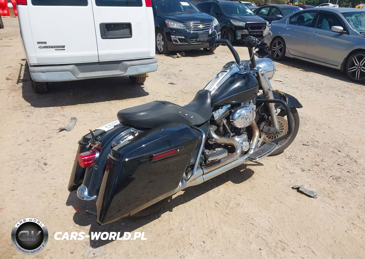 2012 Harley-Davidson Flhrc Road King Classic VIN:1HD1FRM14CB625910 - 4