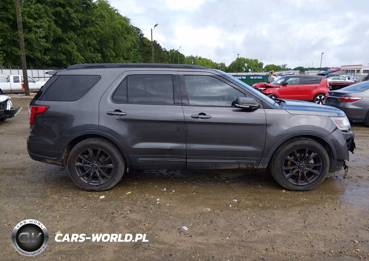 2018 Ford Explorer Xlt VIN:1FM5K7D81JGB25988 - 13