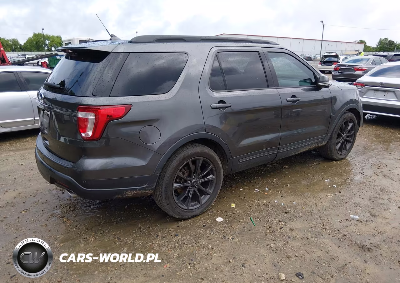 2018 Ford Explorer Xlt VIN:1FM5K7D81JGB25988 - 4
