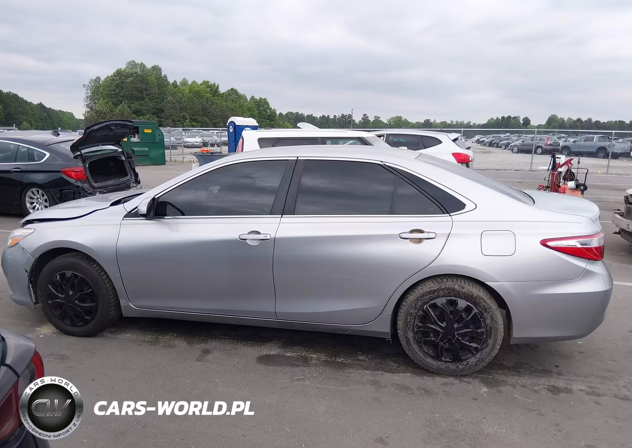 2016 Toyota Camry Le VIN:4T1BF1FK1GU504707 - 14