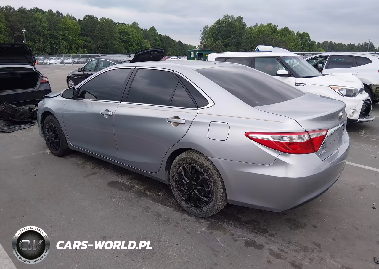 2016 Toyota Camry Le VIN:4T1BF1FK1GU504707 - 3