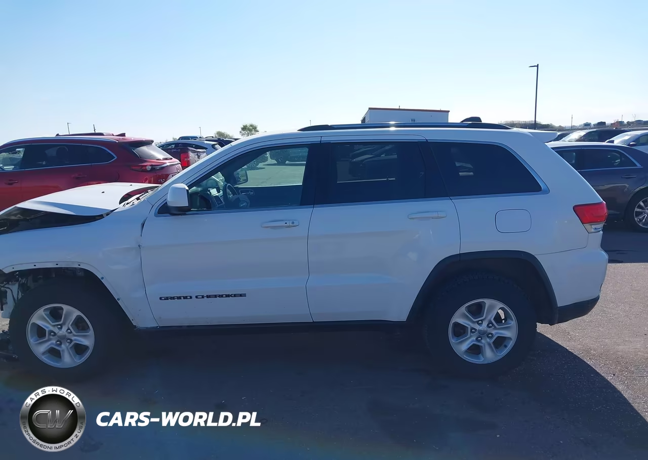 2017 Jeep Grand Cherokee Laredo VIN:1C4RJFAGXHC645672 - 14