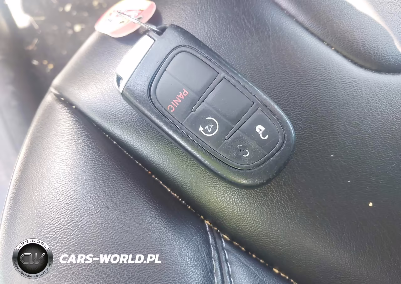 2019 Jeep Cherokee Latitude Plus 4X4 VIN:1C4PJMLXXKD155775 - 11