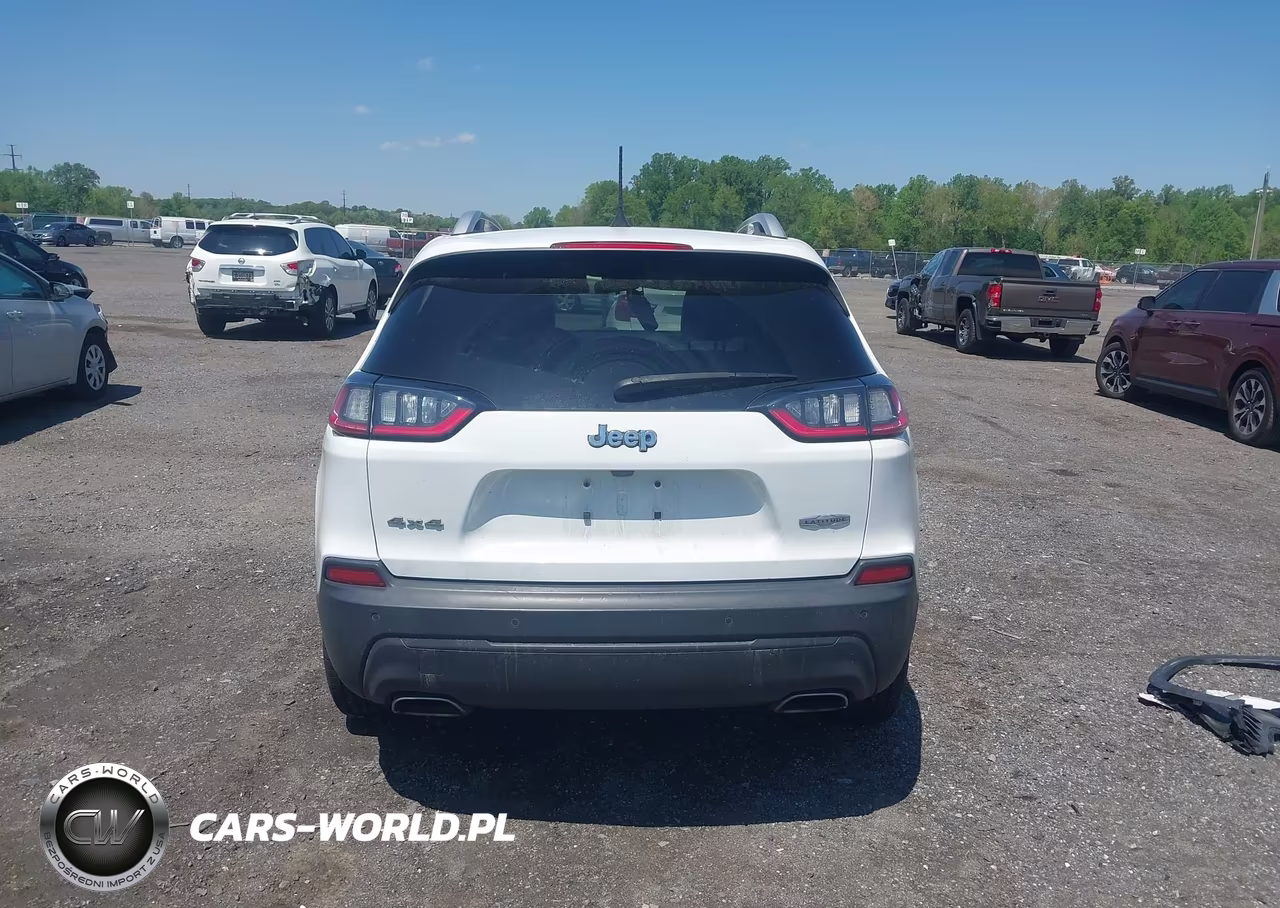 2019 Jeep Cherokee Latitude Plus 4X4 VIN:1C4PJMLXXKD155775 - 16