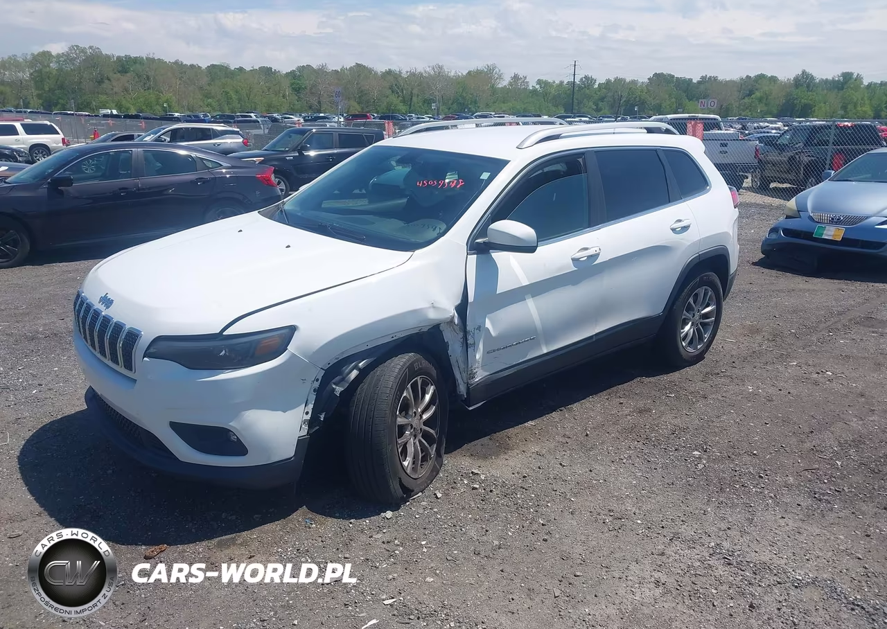 2019 Jeep Cherokee Latitude Plus 4X4 VIN:1C4PJMLXXKD155775 - 2