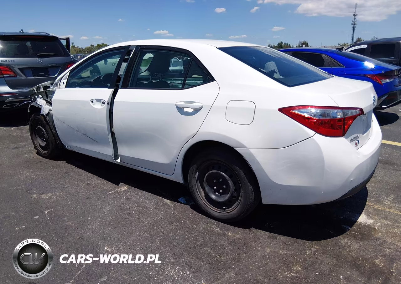 2016 Toyota Corolla Le VIN:5YFBURHE8GP547356 - 3