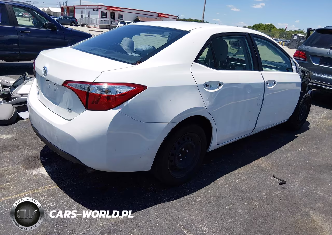 2016 Toyota Corolla Le VIN:5YFBURHE8GP547356 - 4