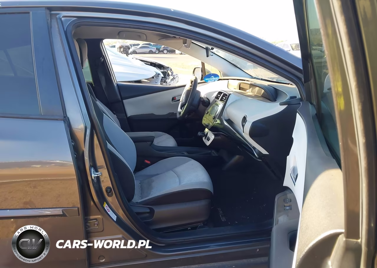 2018 Toyota Prius Two Eco VIN:JTDKARFUXJ3546177 - 5