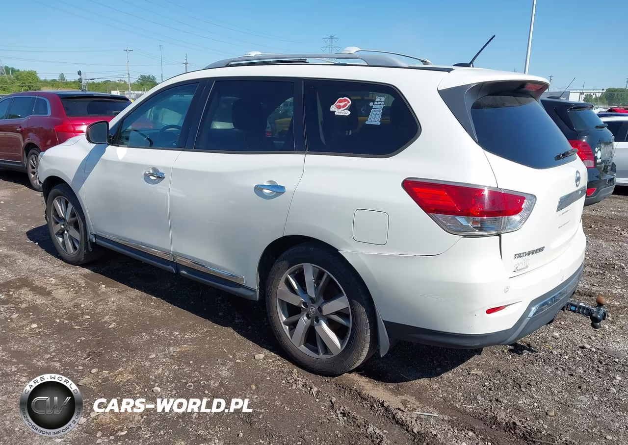 2015 Nissan Pathfinder Platinum VIN:5N1AR2MM3FC602218 - 3