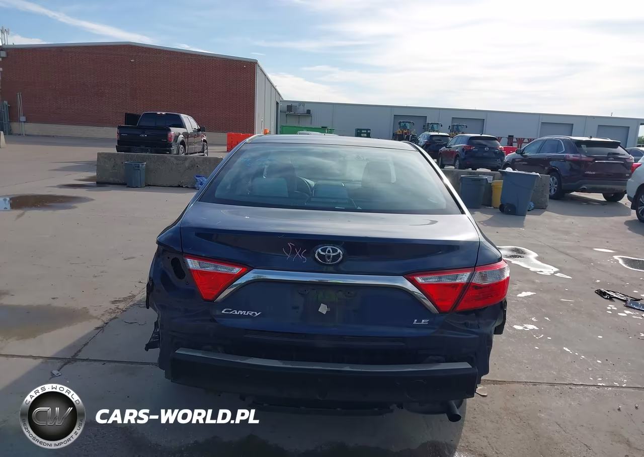 2016 Toyota Camry Le VIN:4T4BF1FK0GR561504 - 17