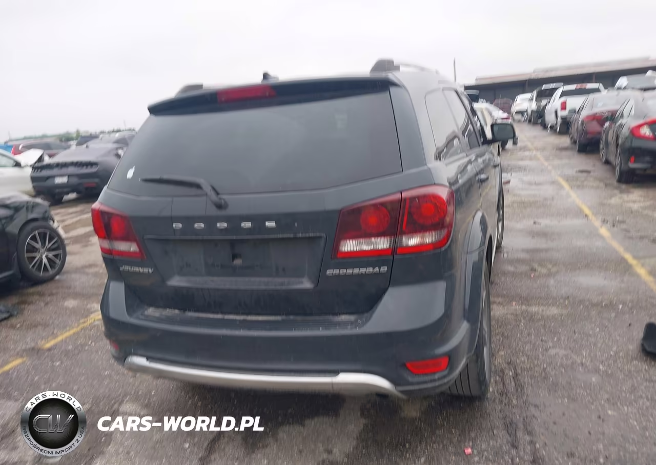 2018 Dodge Journey Crossroad VIN:3C4PDCGB4JT141394 - 16