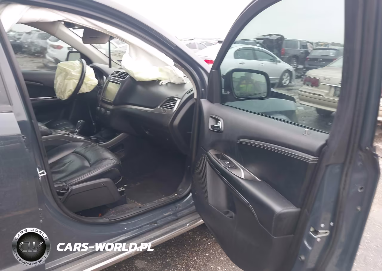 2018 Dodge Journey Crossroad VIN:3C4PDCGB4JT141394 - 5