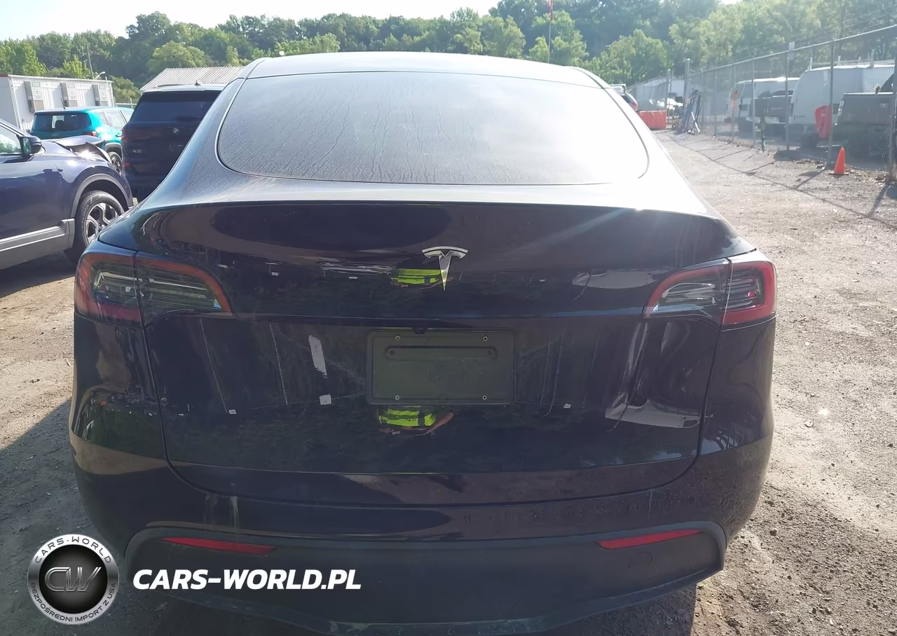 2025 Tesla Model Y Long Range Dual Motor Rear-Wheel Drive VIN:7SAYGDED9SA360230 - 15