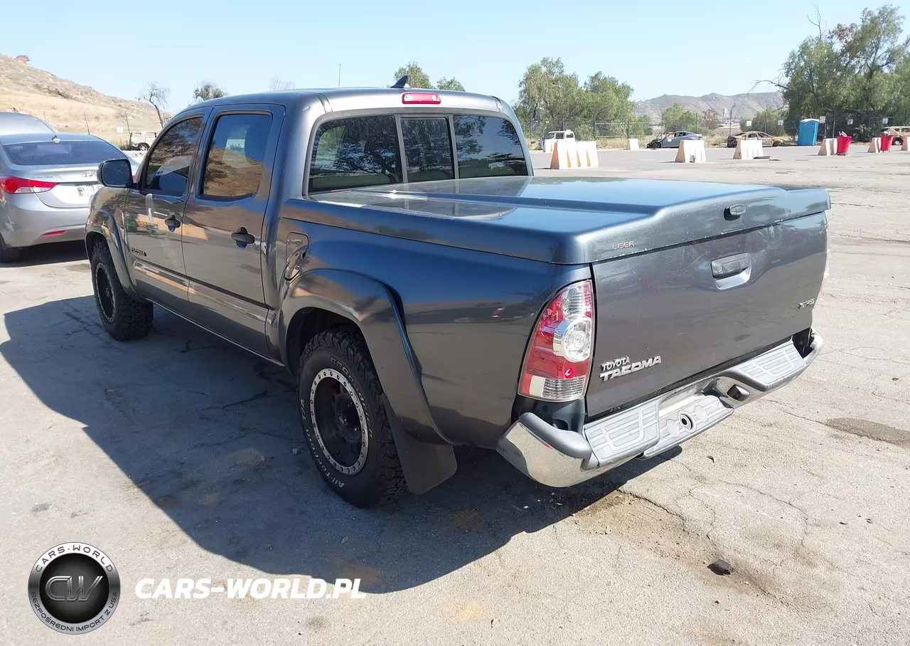 2014 Toyota Tacoma VIN:5TFJX4CNXEX039272 - 3