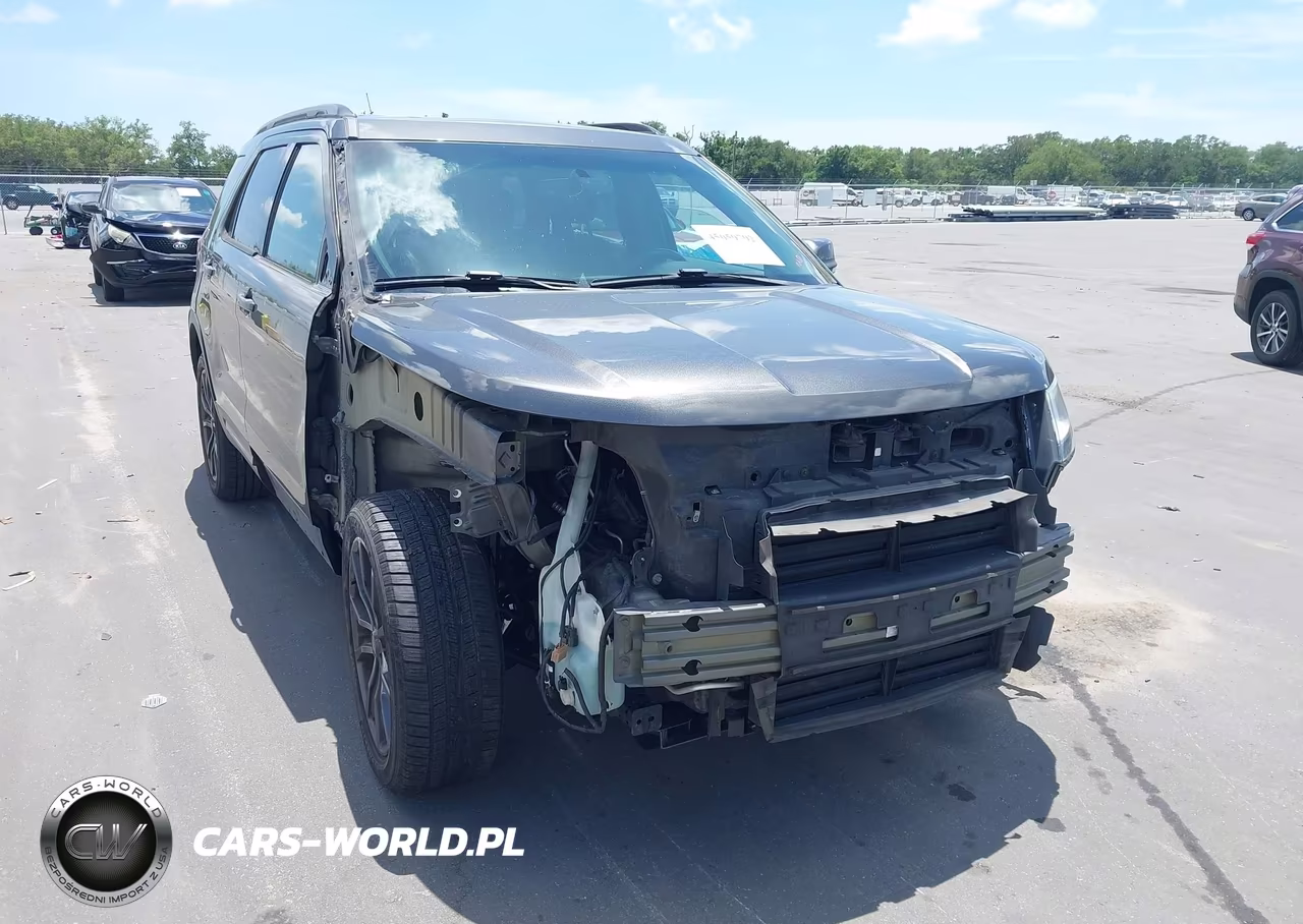 Główne zdjęcie 2018 Ford Explorer Xlt