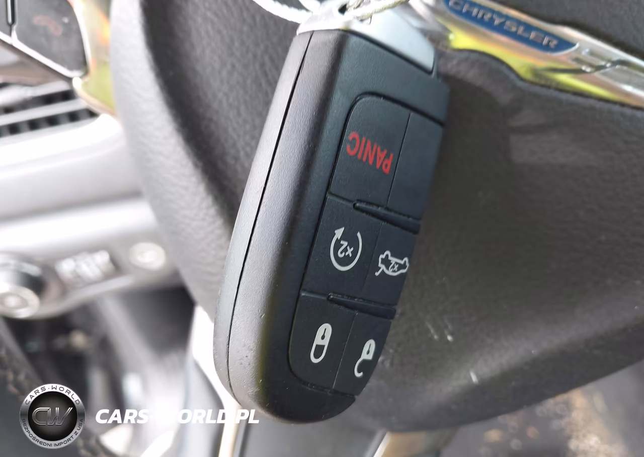 2015 Chrysler 200 C VIN:1C3CCCEG3FN610468 - 11
