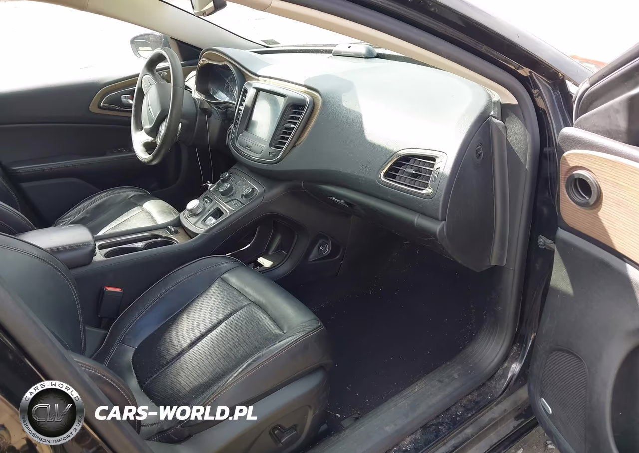 2015 Chrysler 200 C VIN:1C3CCCEG3FN610468 - 5