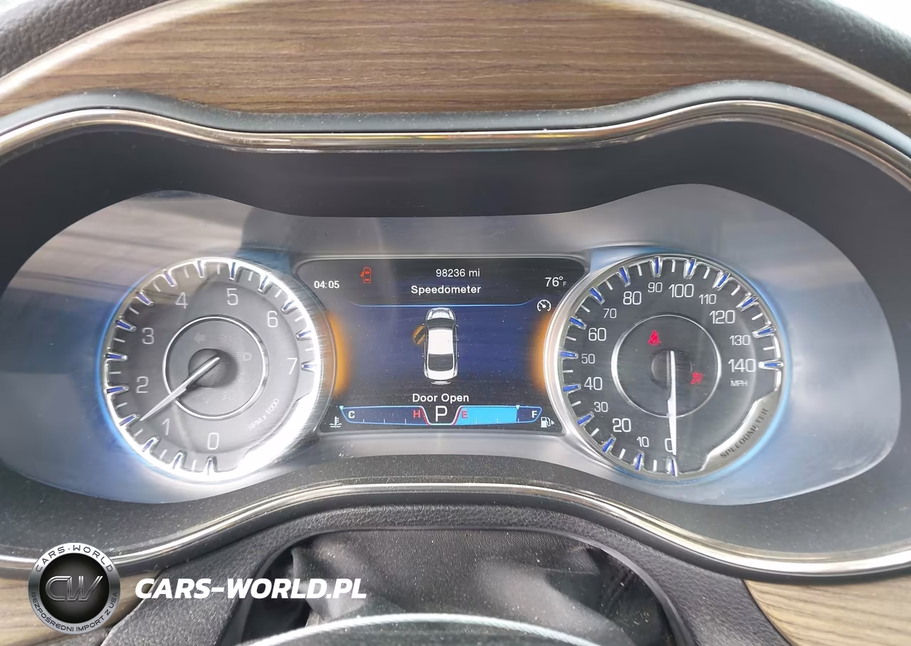 2015 Chrysler 200 C VIN:1C3CCCEG3FN610468 - 7