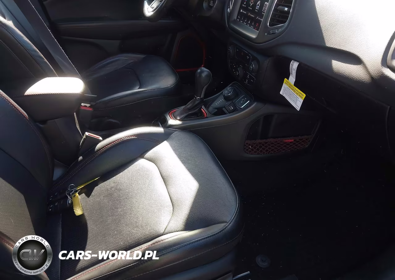 2019 Jeep Compass Trailhawk 4X4 VIN:3C4NJDDB4KT594703 - 5