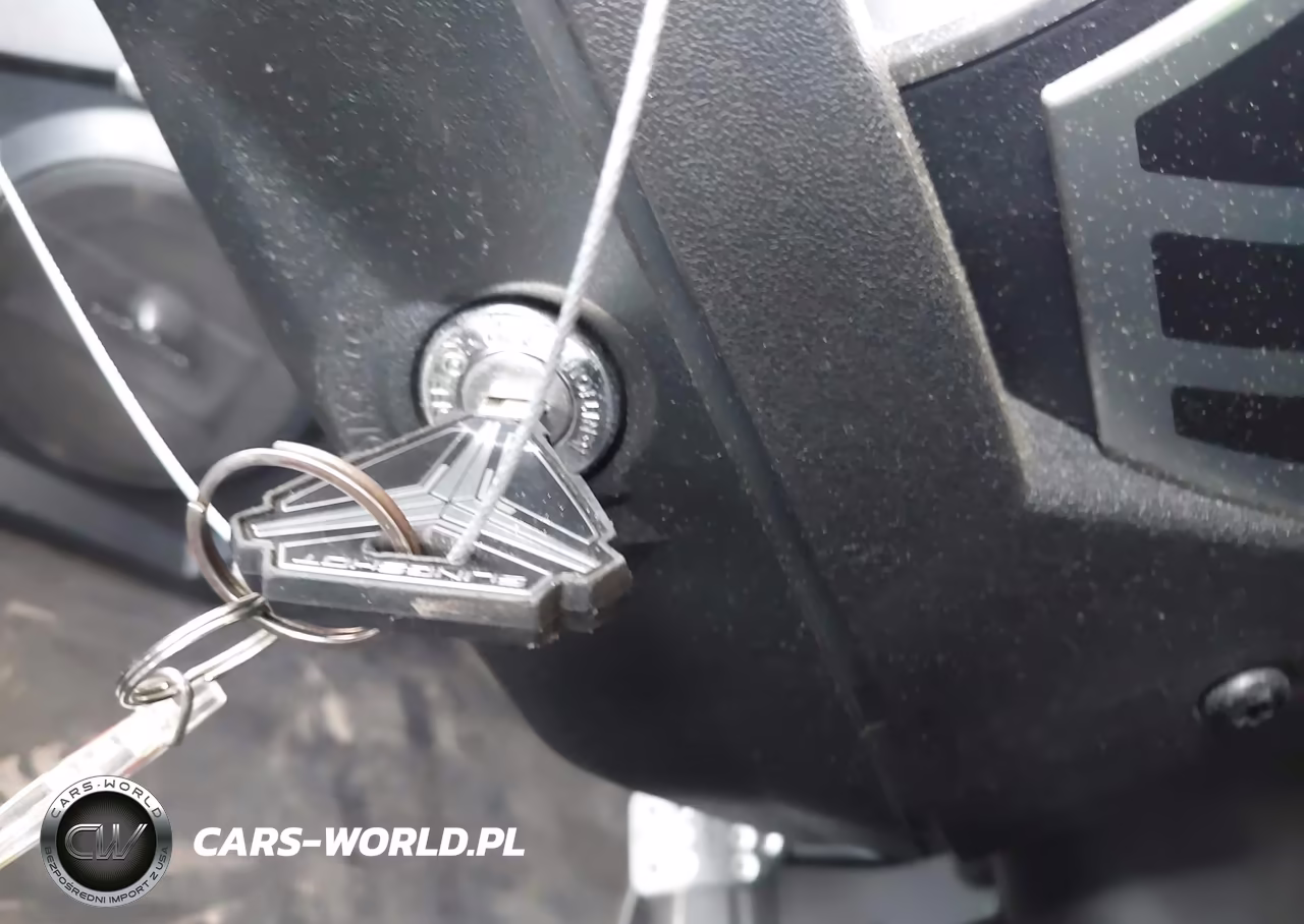 2018 Polaris Slingshot Sl VIN:57XAAPFA6J8125542 - 11