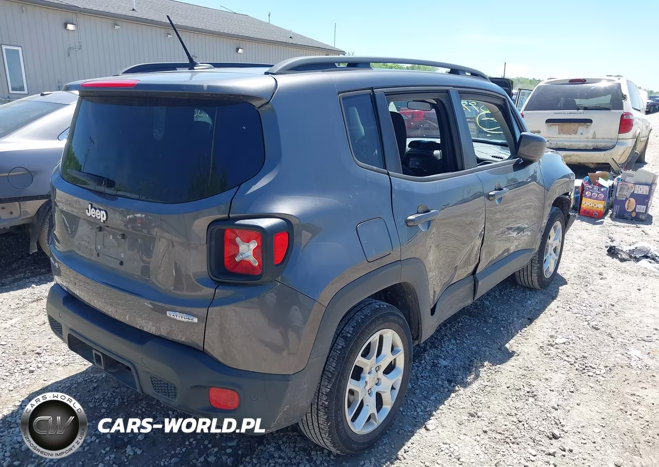 2017 Jeep Renegade Latitude 4X4 VIN:ZACCJBBB6HPE56448 - 4