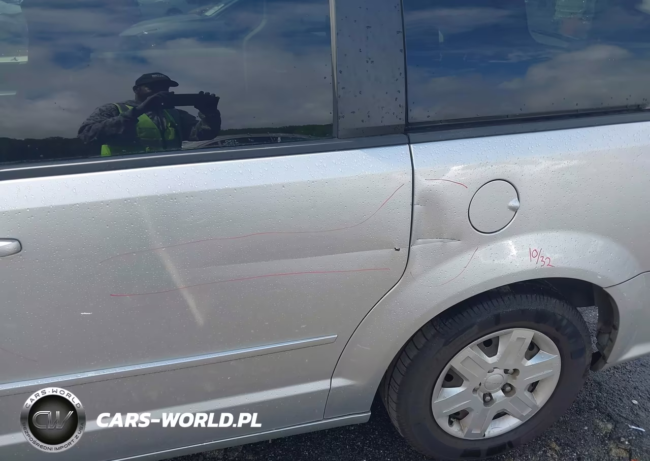 2011 Dodge Grand Caravan Express VIN:2D4RN4DG2BR786323 - 19