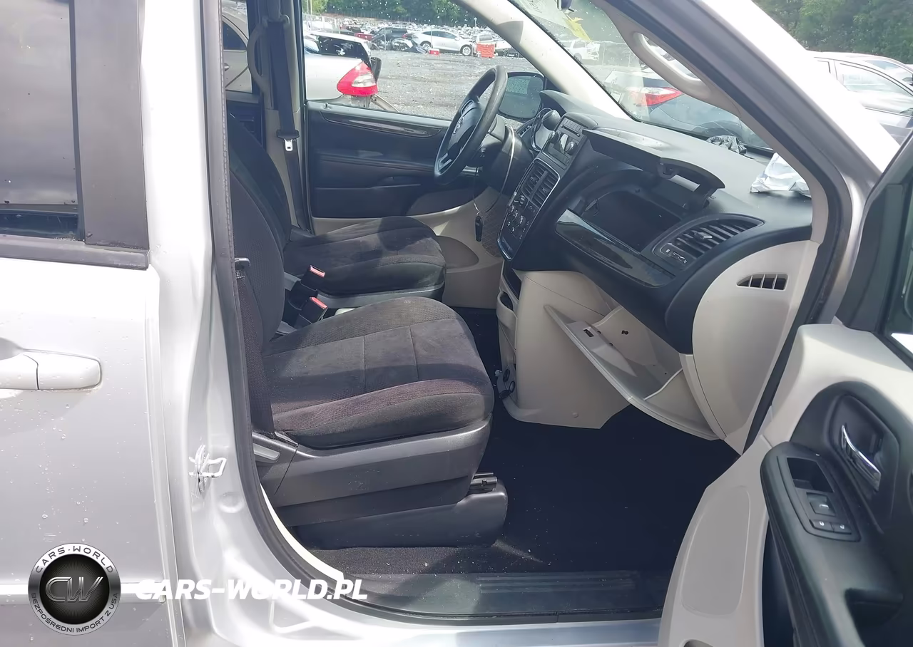 2011 Dodge Grand Caravan Express VIN:2D4RN4DG2BR786323 - 5