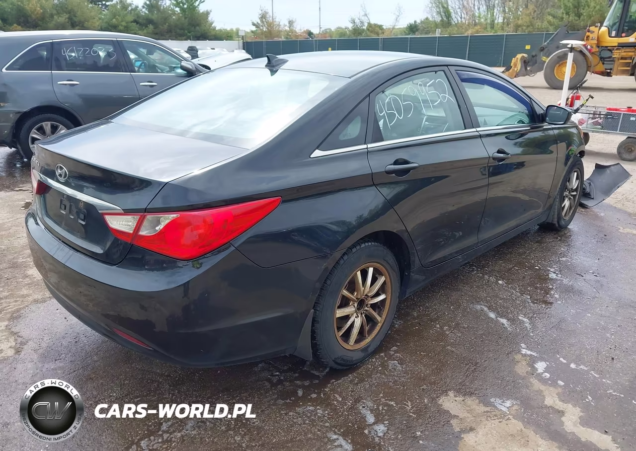 2013 Hyundai Sonata Gls VIN:5NPEB4AC0DH558410 - 4