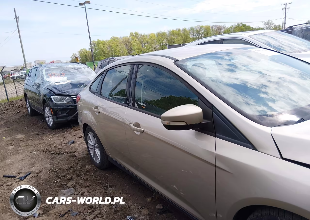 2017 Ford Focus Se VIN:1FADP3F24HL291819 - 14