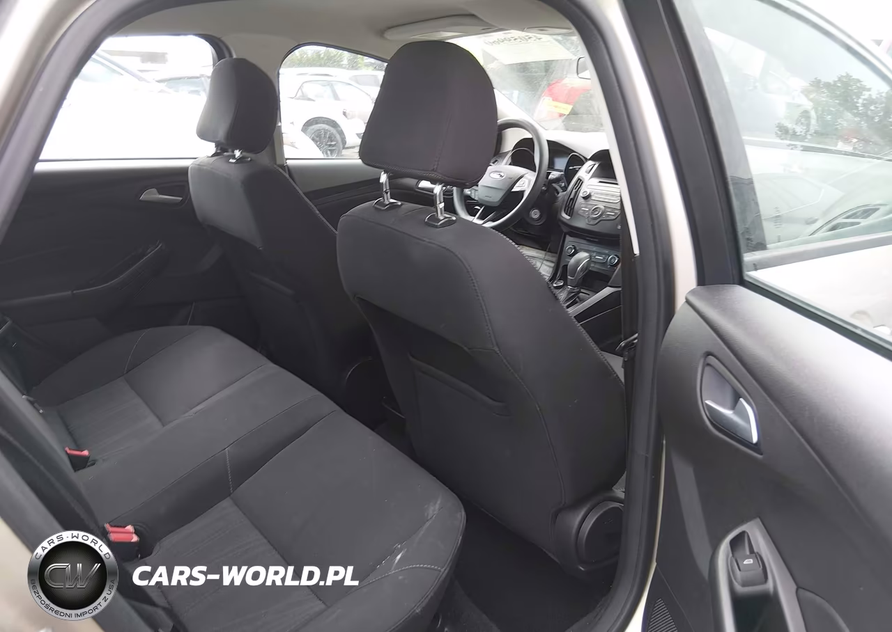 2017 Ford Focus Se VIN:1FADP3F24HL291819 - 8