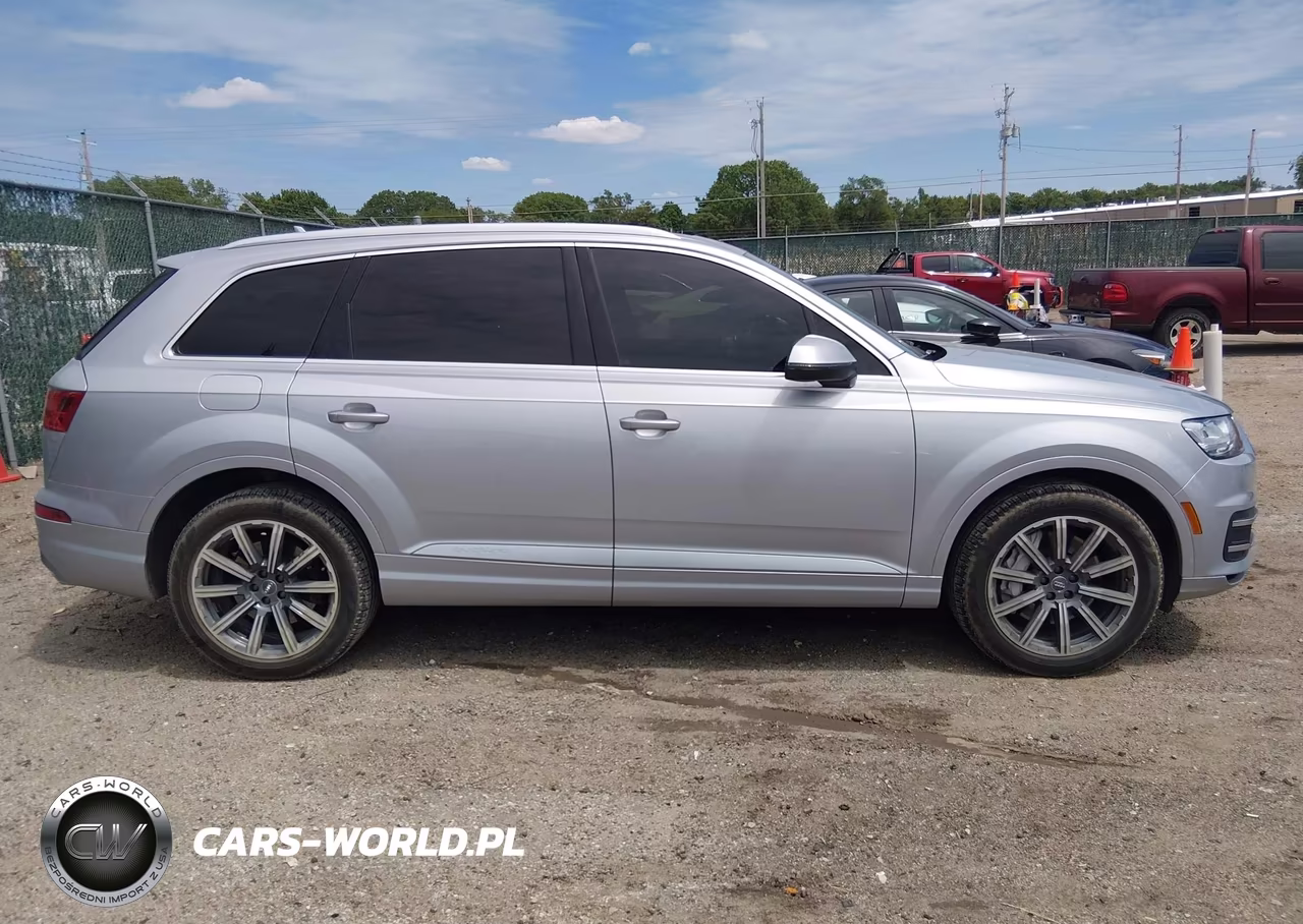 2018 Audi Q7 3.0T Premium VIN:WA1VAAF72JD040730 - 13