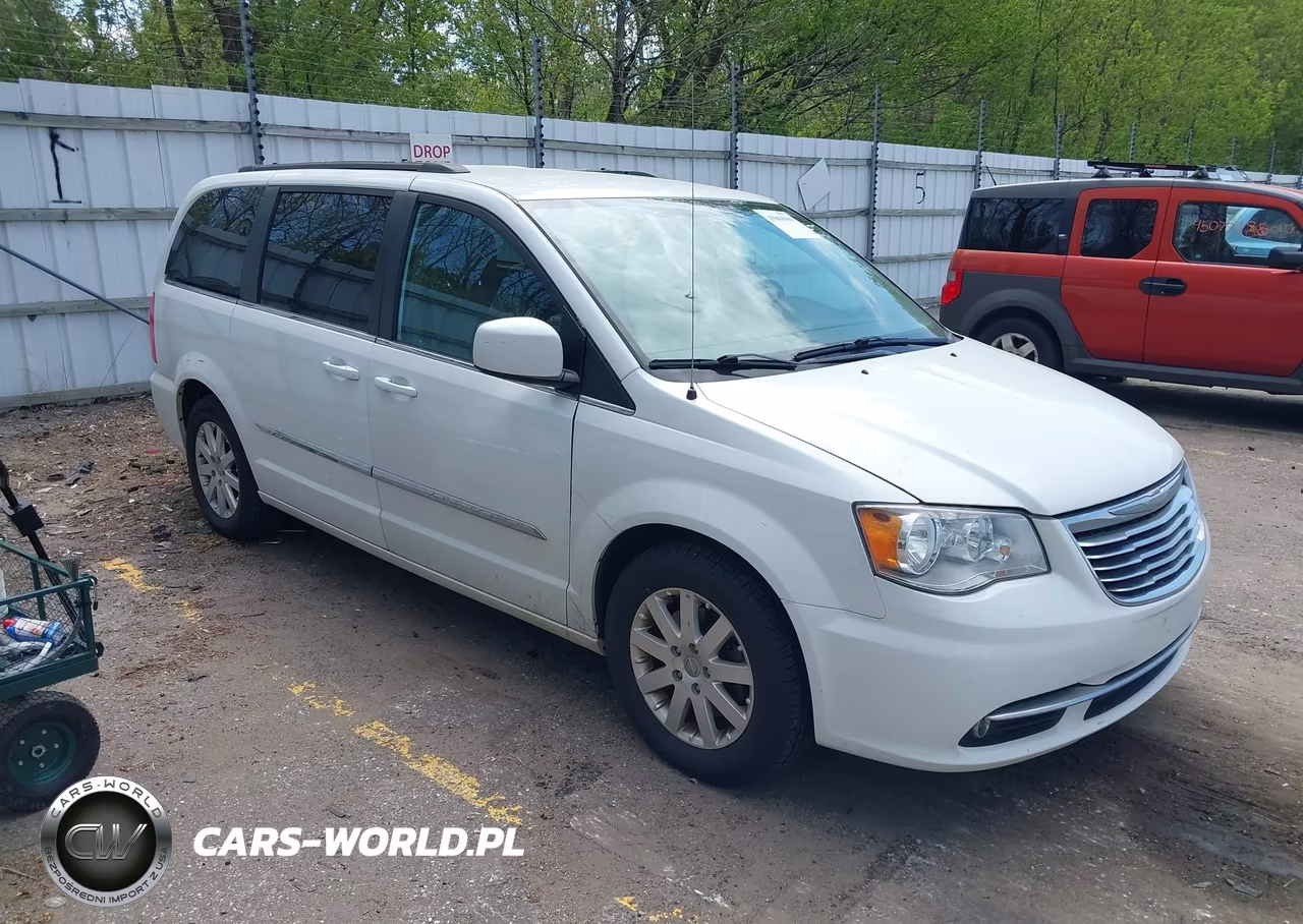 2016 Chrysler Town & Country Touring – zdjęcie 1 z 18