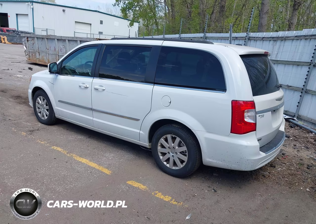 2016 Chrysler Town & Country Touring VIN:2C4RC1BG3GR295965 - 3