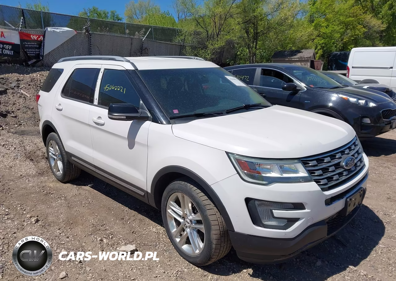 Główne zdjęcie 2017 Ford Explorer Xlt