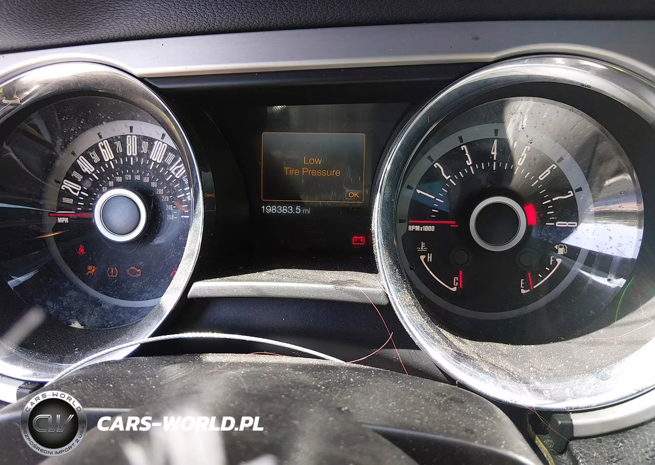 2013 Ford Mustang V6 Premium VIN:1ZVBP8AM5D5215058 - 7