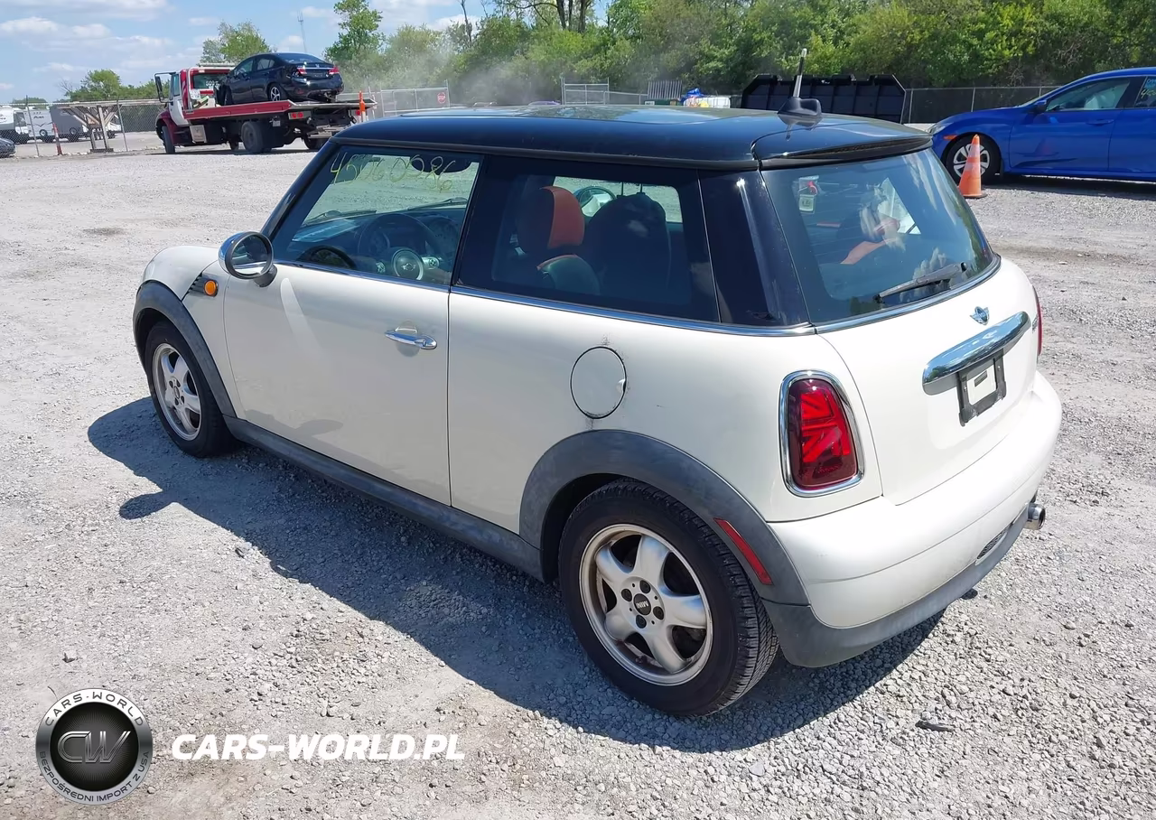 2008 Mini Cooper VIN:WMWMF33508TU65409 - 3